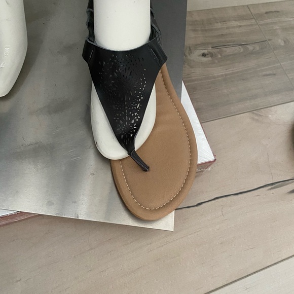 Torrid sandals size 7.5. Worn 1 time. - Picture 5 of 6